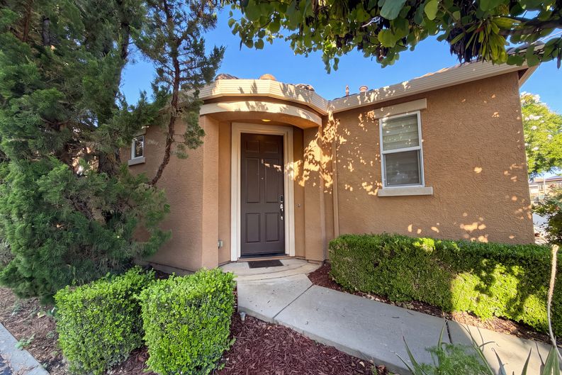 Photo 24 of 28 of 4920 Ocean Ln, Elk Grove, CA