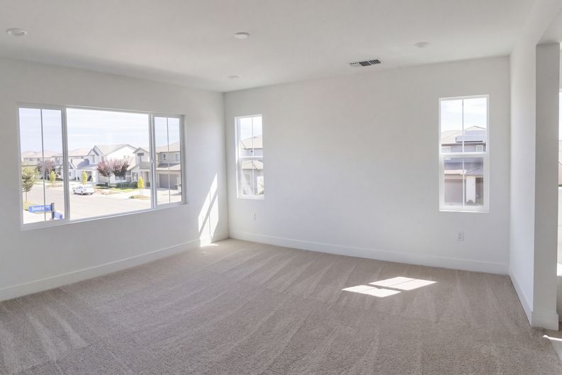 Photo 4 of 22 of 16213 Sculptor Ave, Lathrop, CA