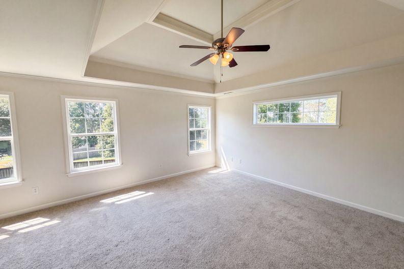 Photo 4 of 31 of 3017 Farmville Cir, Spring Hill, TN