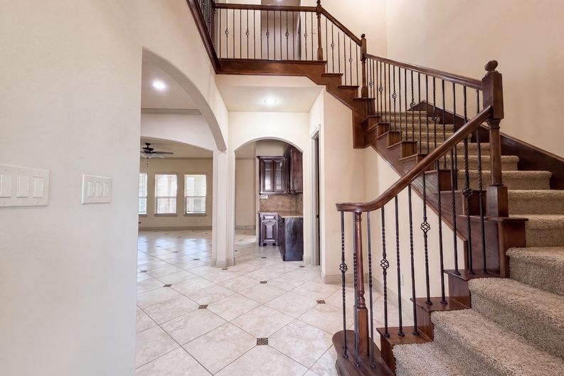 Photo 8 of 34 of 4905 Palm Springs Dr, McKinney, TX