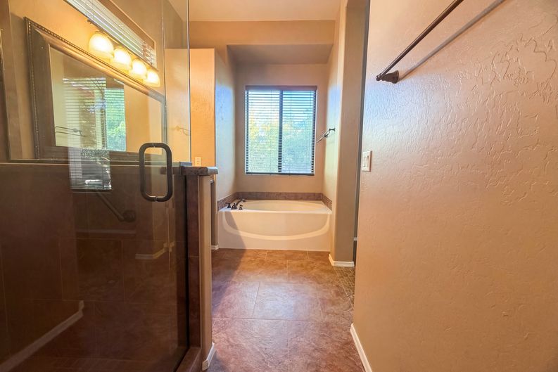 Photo 8 of 17 of 6915 E Portia St, Mesa, AZ