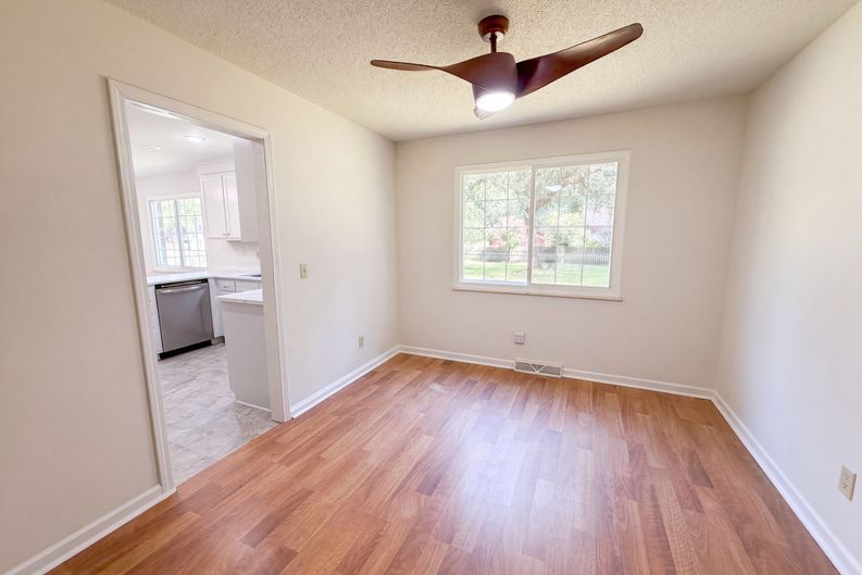 Photo 8 of 20 of 114 Blake Dr, Summerville, SC