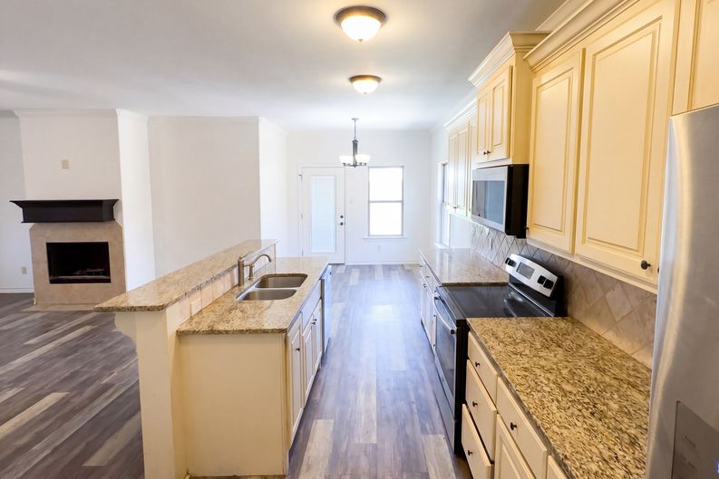 Photo 12 of 27 of 8809 10th St, Lubbock, TX