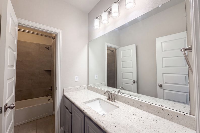 Photo 12 of 46 of 1208 Redbud St, Howe, TX