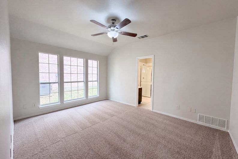 Photo 19 of 26 of 1406 Di Orio Dr, Lewisville, TX