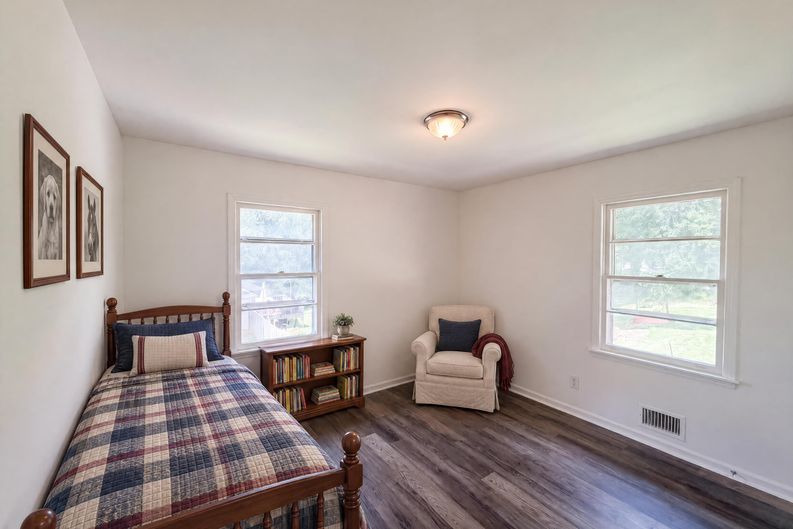 Photo 7 of 17 of 3119 Holbrook Dr SW, Marietta, GA