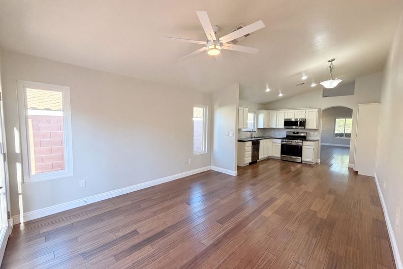Photo 13 of 39 of 8032 Tailwind Ave, Las Vegas, NV