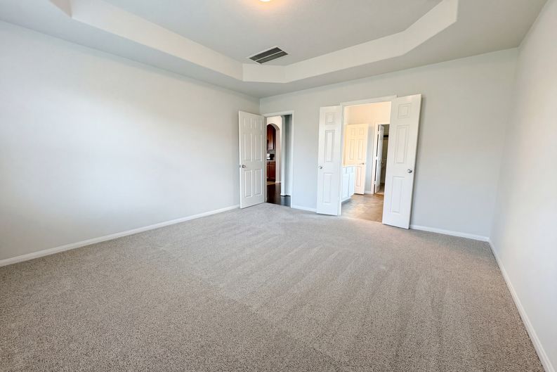Photo 4 of 24 of 26306 Fox Ridge Ln, Katy, TX