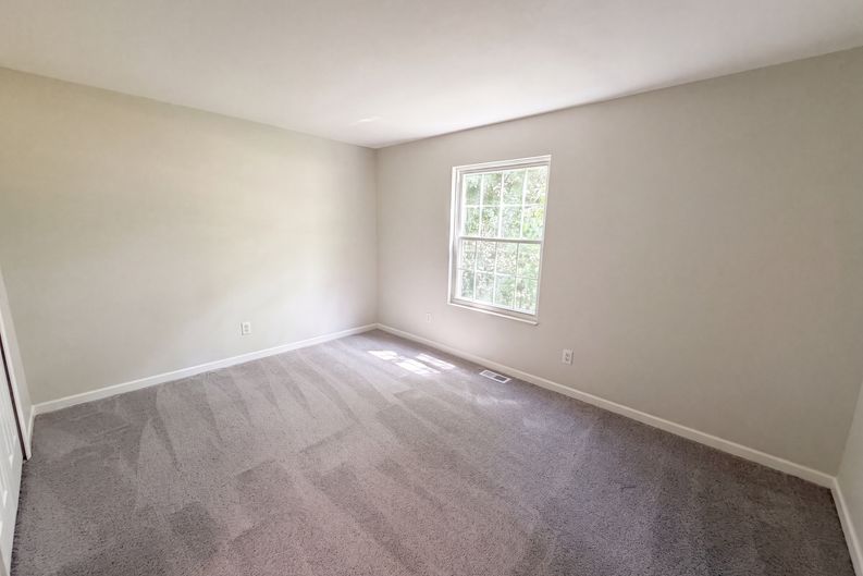 Photo 10 of 20 of 3211 24 Mile Rd, Shelby Township, MI