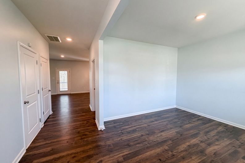 Photo 6 of 22 of 6454 Faulkner Dr, North Chesterfield, VA
