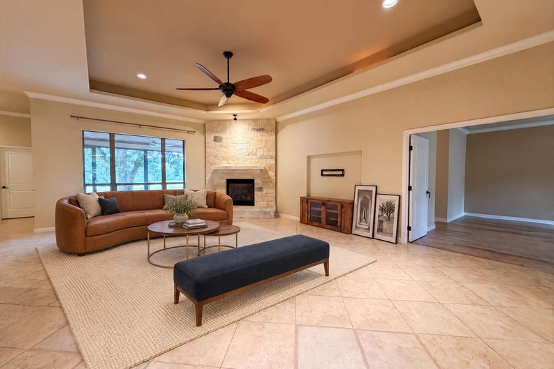 Photo 3 of 23 of 197 Vintage Ranch Cir, La Vernia, TX