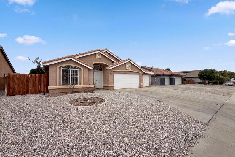 Photo 26 of 27 of 18792 Dogwood Ct, Adelanto, CA