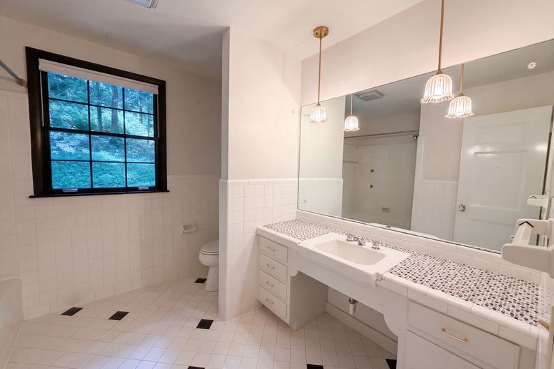 Photo 10 of 29 of 1904 Cromwell Dr, Nashville, TN