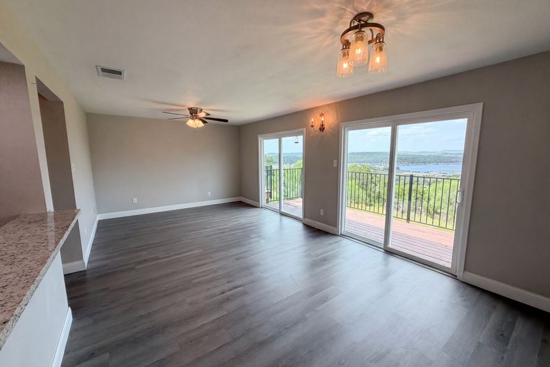 Photo 3 of 18 of 3216 Poe Cv, Lago Vista, TX
