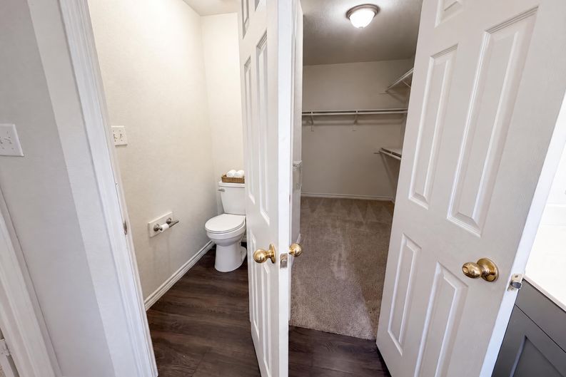 Photo 20 of 21 of 109 Eagle Dr, Luling, TX