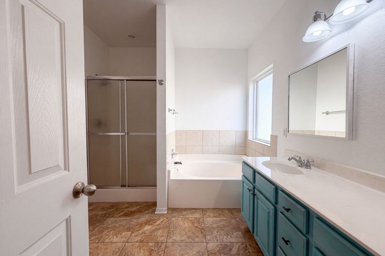 Photo 12 of 19 of 7712 Redbrush, Temple, TX