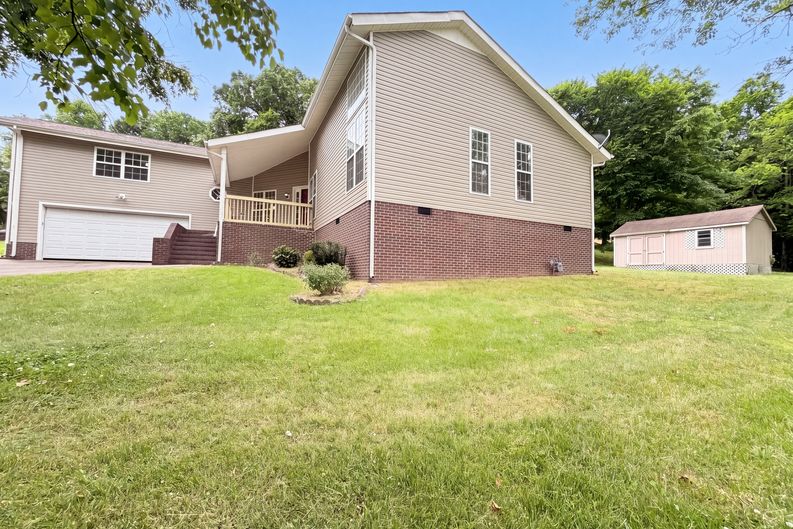 Photo 19 of 22 of 2011 Wild Cherry Dr, Lewisburg, TN
