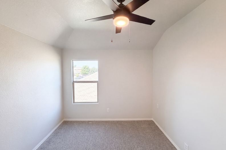 Photo 14 of 28 of 625 River Rock Dr, Azle, TX