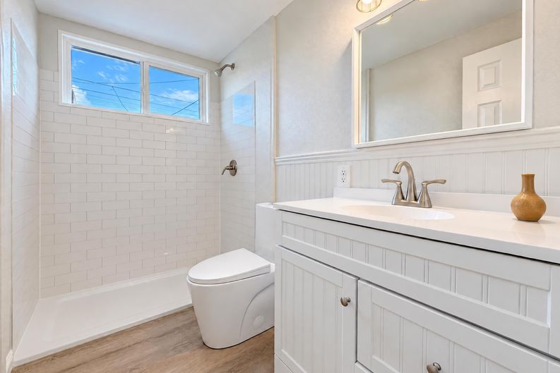 Photo 14 of 15 of 5653 N Viceroy Ave, Azusa, CA