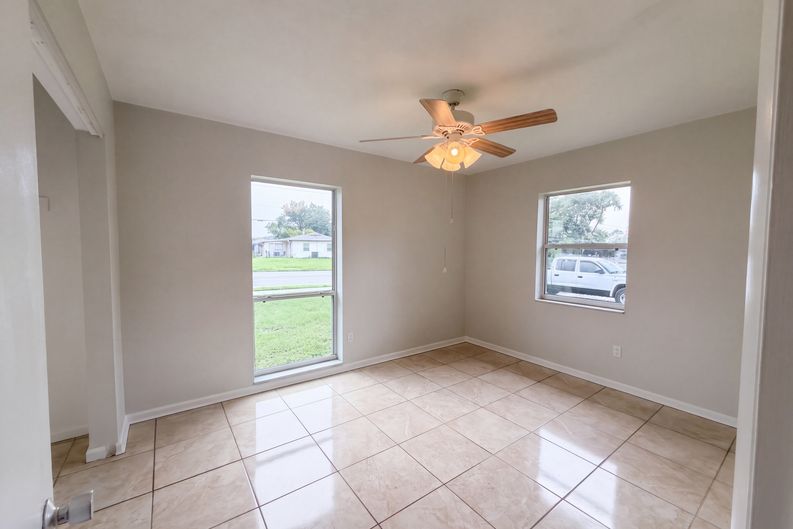 Photo 13 of 24 of 1521 Fort Smith Blvd, Deltona, FL