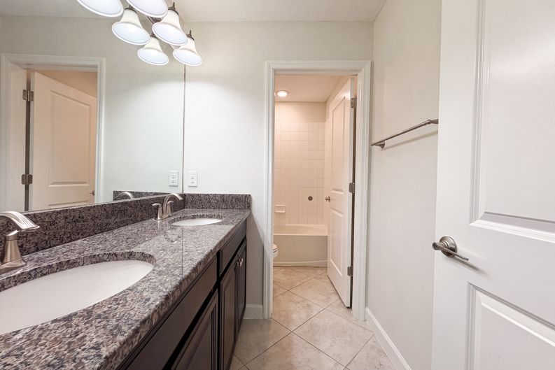 Photo 21 of 36 of 9709 Ivory Dr, Sun City Center, FL