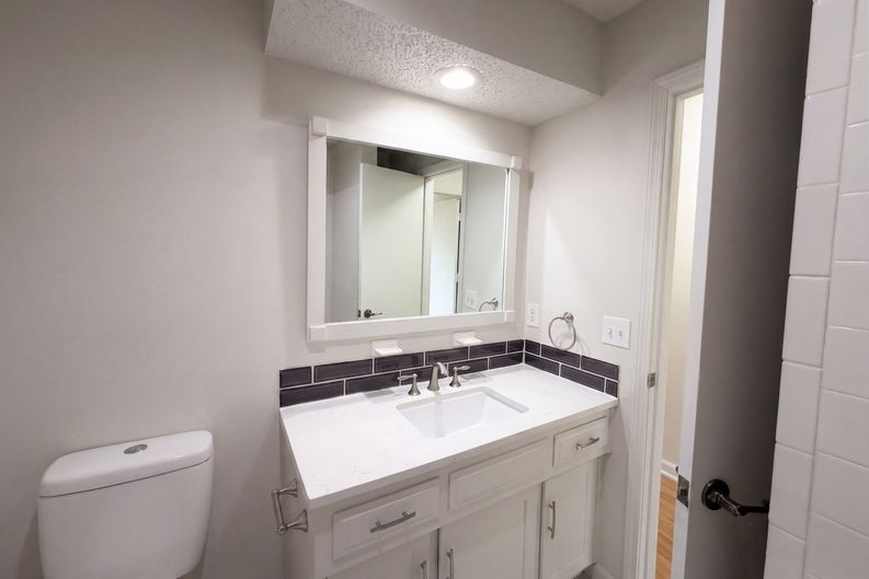 Photo 29 of 39 of 14224 S Raintree Dr, Olathe, KS