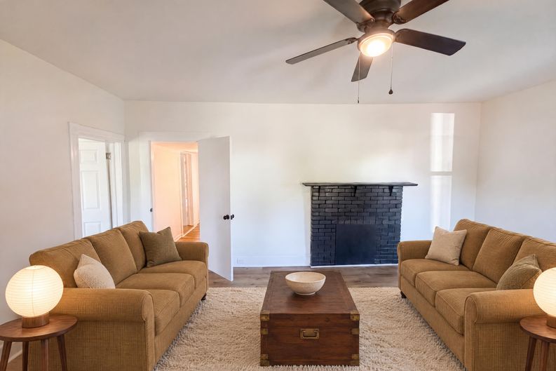 Photo 3 of 17 of 603 Cranbrook St, Greensboro, NC