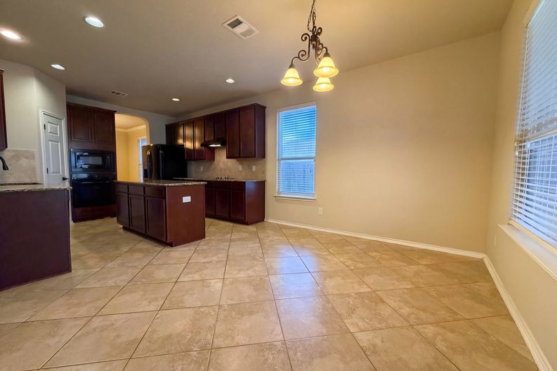 Photo 14 of 22 of 6941 Laura Hts, Schertz, TX