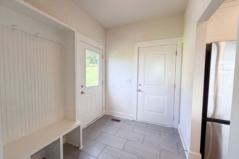 Photo 8 of 30 of 1707 Aster Dr, Columbia, TN