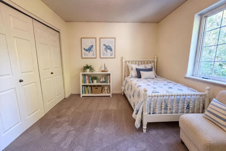 Photo 11 of 21 of 8348 SE 140th Ct, Portland, OR