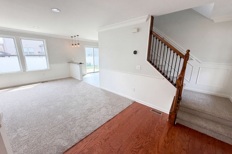 Photo 7 of 44 of 42824 Greystone Dr, Sterling Heights, MI