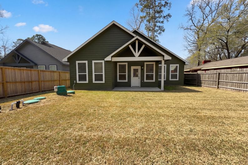 Photo 5 of 17 of 15376 Coaltown Rd, Willis, TX