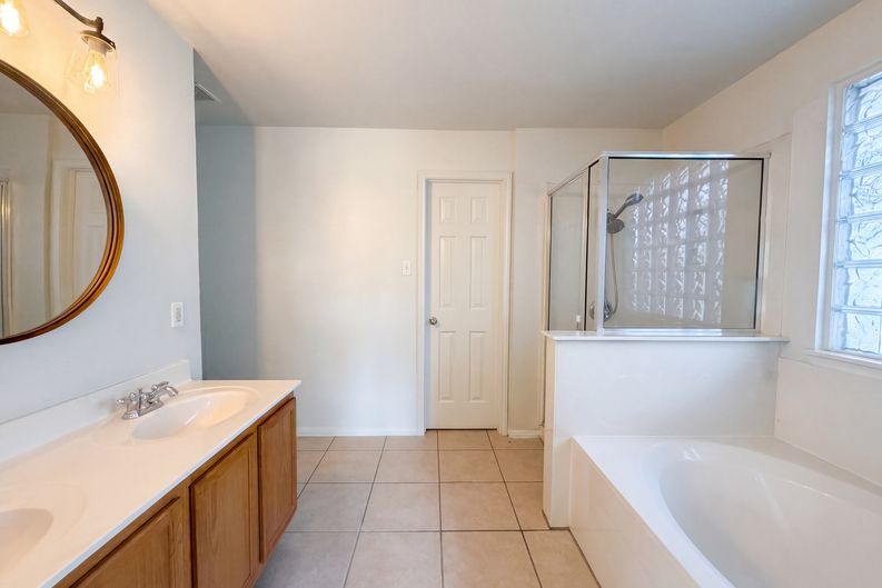 Photo 13 of 19 of 612 Sugar Brook Dr, Temple, TX