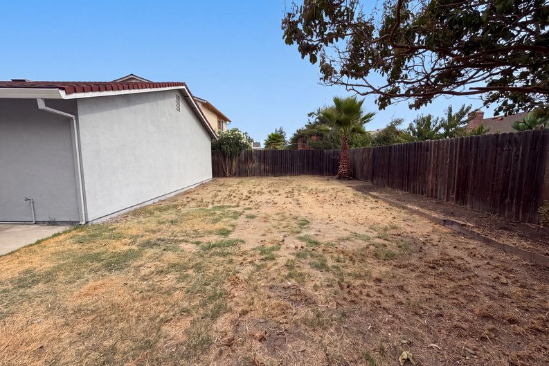 Photo 23 of 25 of 7804 McClintock Way, Sacramento, CA