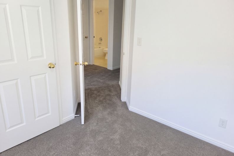 Photo 11 of 23 of 476 S 1500 E, Pleasant Grove, UT