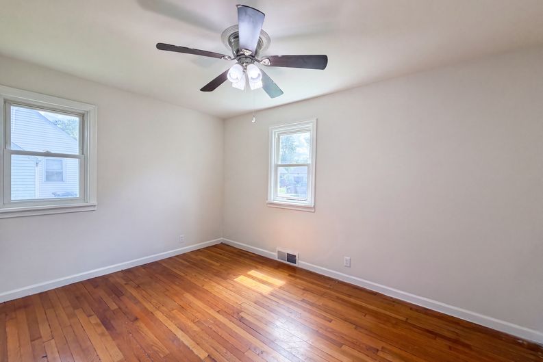Photo 4 of 17 of 206 Bachmann Ave, Newark, OH