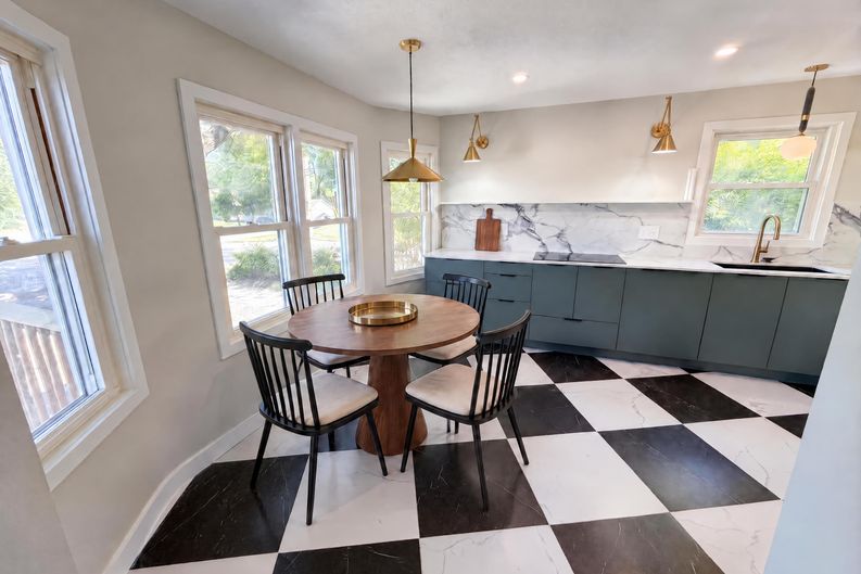 Photo 9 of 28 of 492 Algene St, Lake Orion, MI