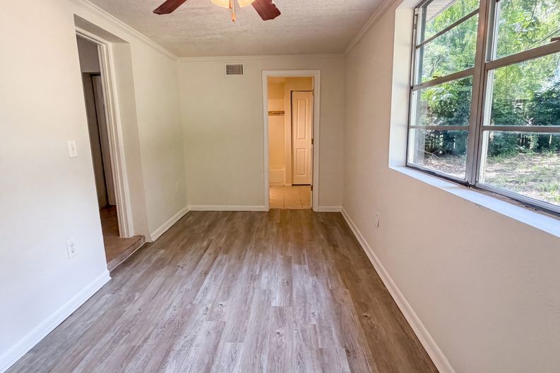 Photo 10 of 22 of 5928 Lake Ridge Ave, Jacksonville, FL
