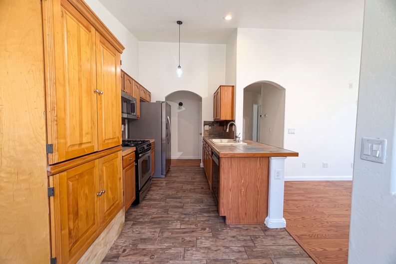 Photo 6 of 17 of 1321 W Matthews Dr, San Tan Valley, AZ