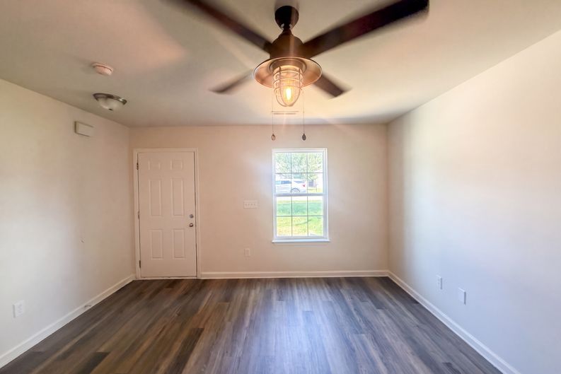 Photo 4 of 21 of 1131 Langston Dr, Greensboro, NC