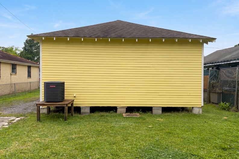 Photo 5 of 17 of 1454 Farragut St, New Orleans, LA