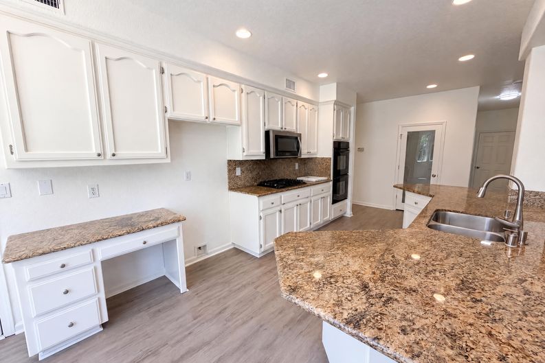 Photo 8 of 31 of 4711 Wildflower Ln, Rocklin, CA