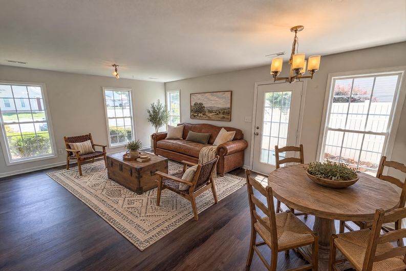 Photo 11 of 21 of 3831 Mohawk Ct, Charlotte, NC