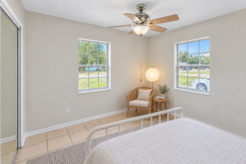 Photo 10 of 22 of 1331 E Hancock Dr, Deltona, FL
