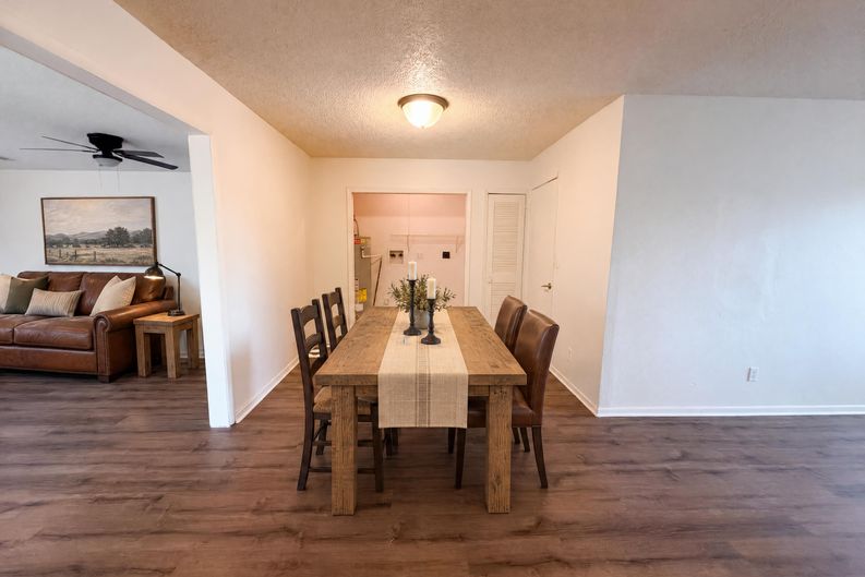Photo 9 of 20 of 604 Maxine St NE, Albuquerque, NM