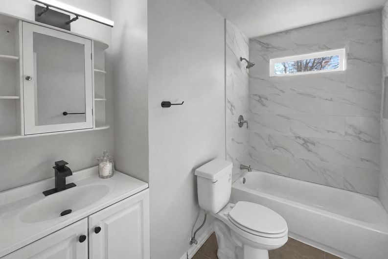 Photo 10 of 16 of 9618 Tamalpais Dr, Dallas, TX
