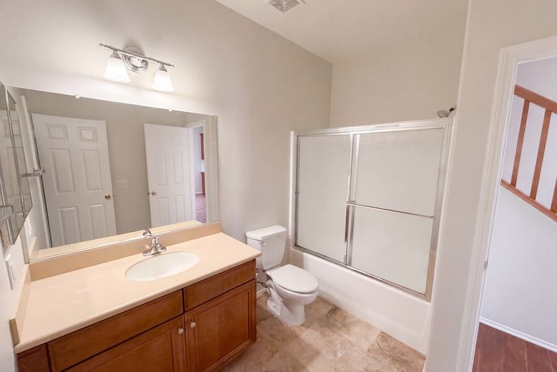 Photo 15 of 30 of 1747 Palermo Dr, Riverside, CA