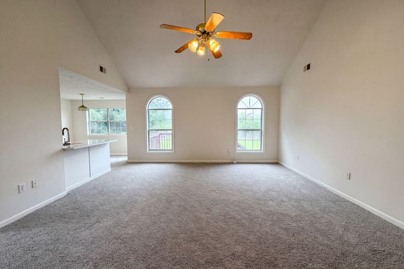 Photo 3 of 32 of 5355 Queen Ester Ct, Ellenwood, GA