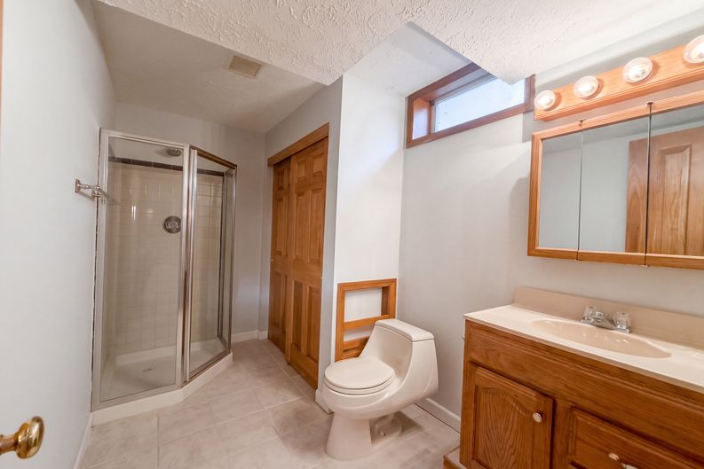 Photo 18 of 40 of 232 Brownstone Ct, Westerville, OH