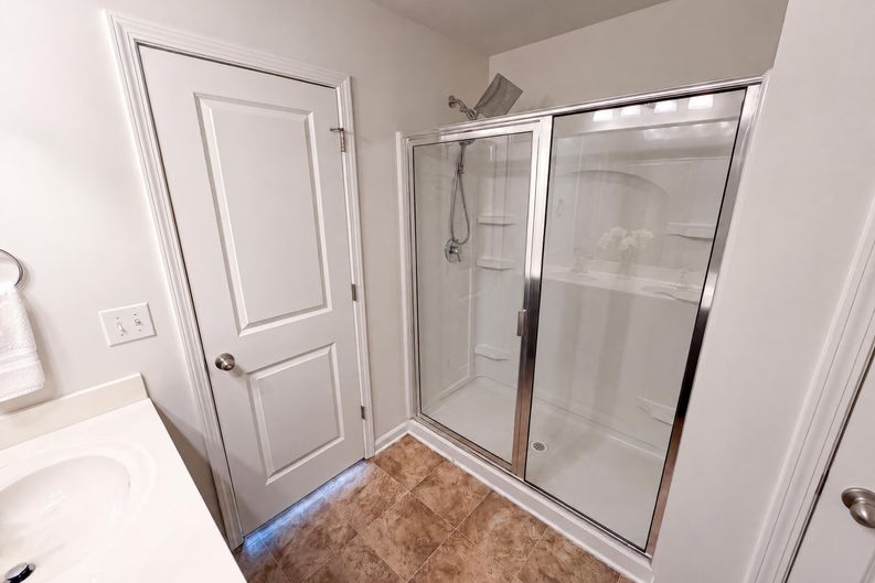 Photo 21 of 26 of 9833 Wardley Dr, Charlotte, NC
